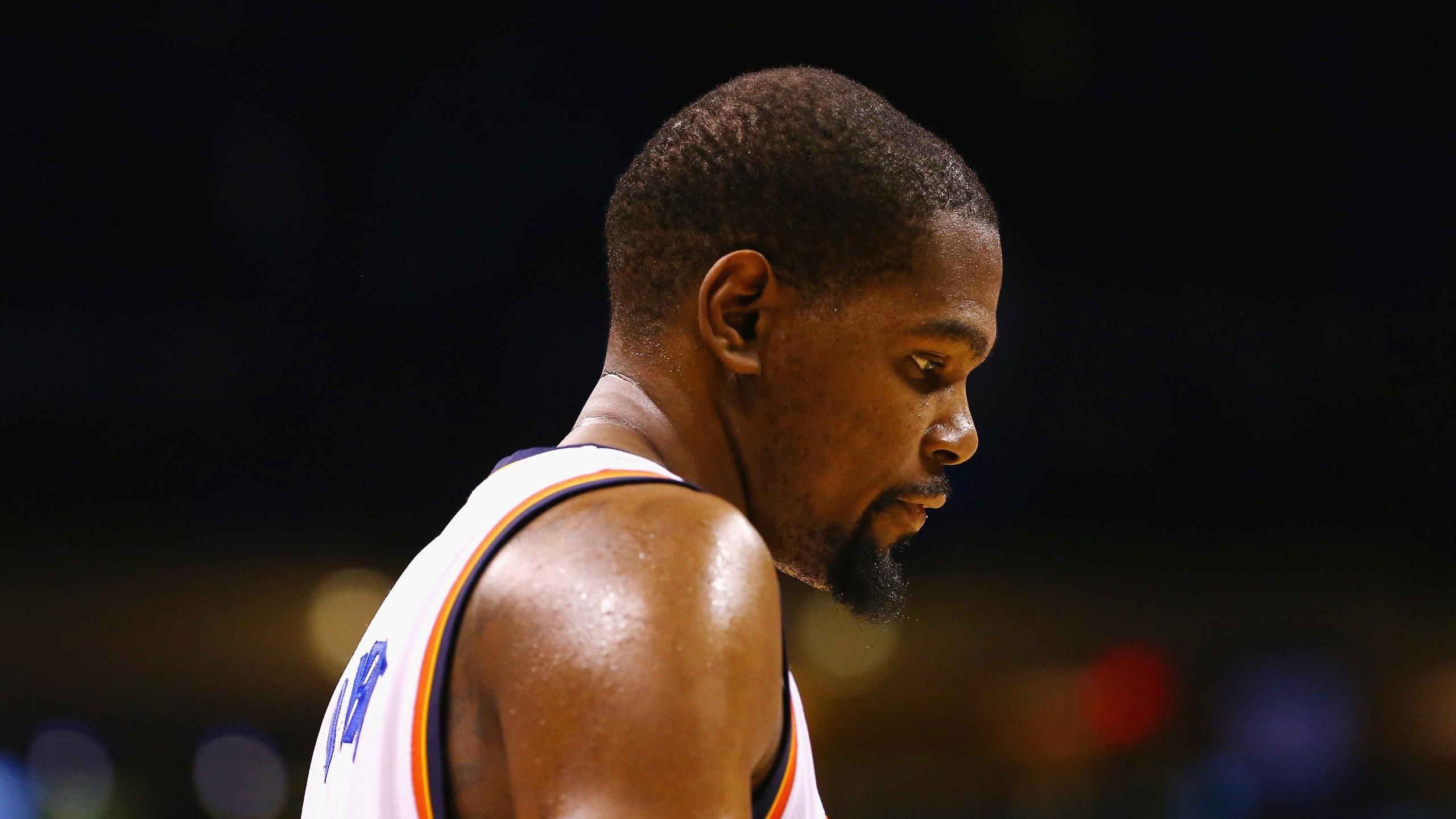 以微弱差距 以微弱差距