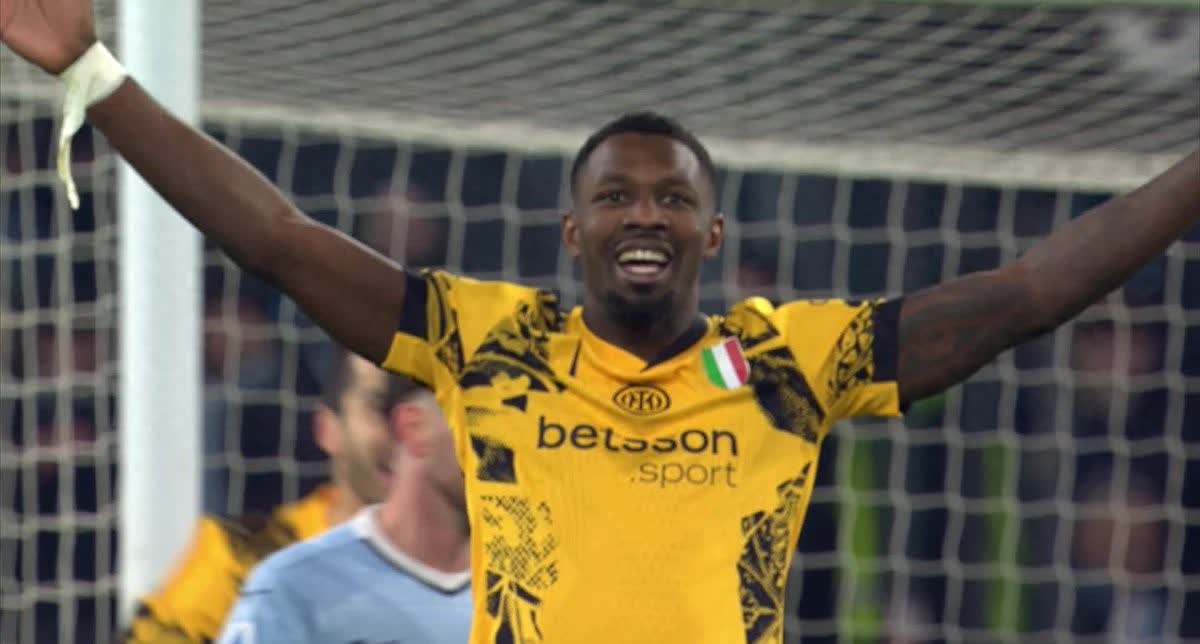 J罗质疑阿 J罗质疑阿