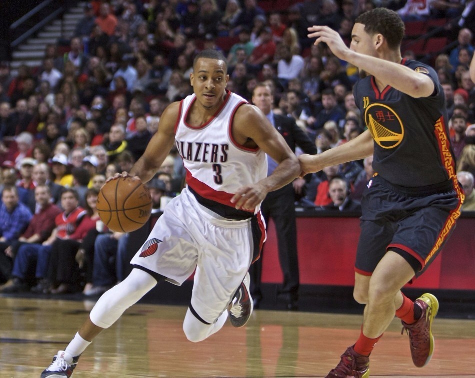 中显得略显 中显得略显